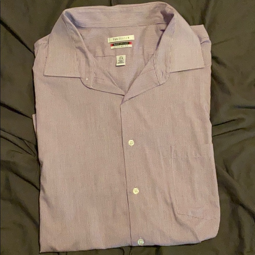 Men’s VanHeusen button down.